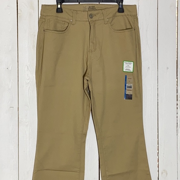 Juniors' Bootcut Pants - Picture 2 of 6